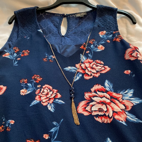 Nice woman dress in good condition - Picture 3 of 5